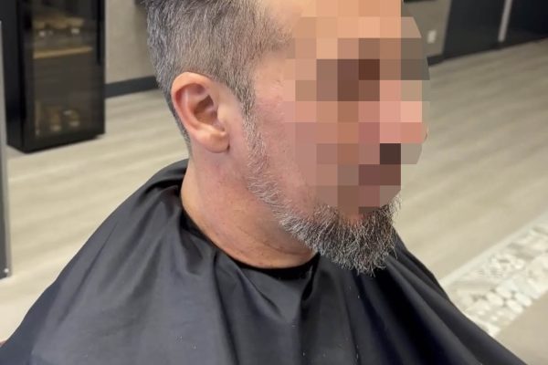 homme barbu grisonnant homme barbu grisonnant